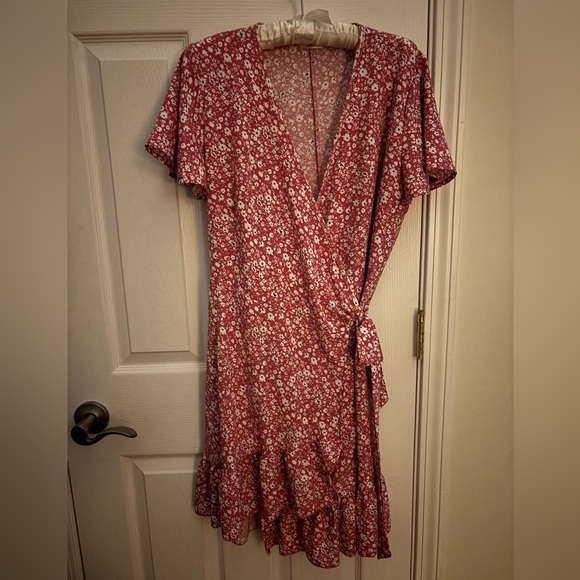 Nagoo wrap vneck dress size L short sleeve - Picture 1 of 7
